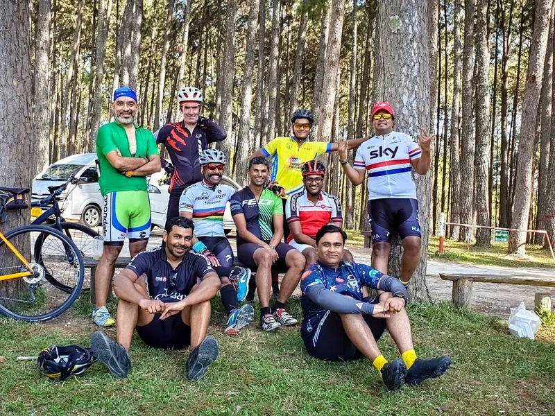 Mae Hong Son Loop: Our first tour in Thailand! The team enjoying a picnic lunch break while riding from Mae Chaem to Mae Sariang