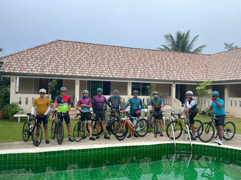 A 3000 metre (elevation gain) day is about to kick off! From Mae Chaem to Mae Sariang