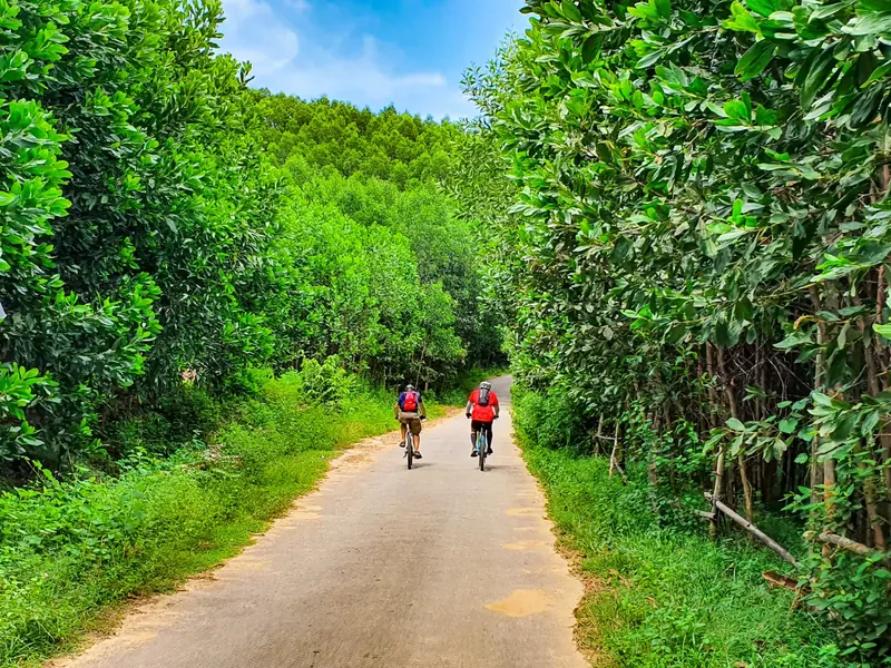 Cycling the Ho Chi Minh Trail in Central Vietnam, photograph 5