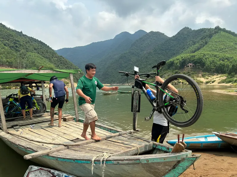 Cycling the Ho Chi Minh Trail in Central Vietnam, photograph 6